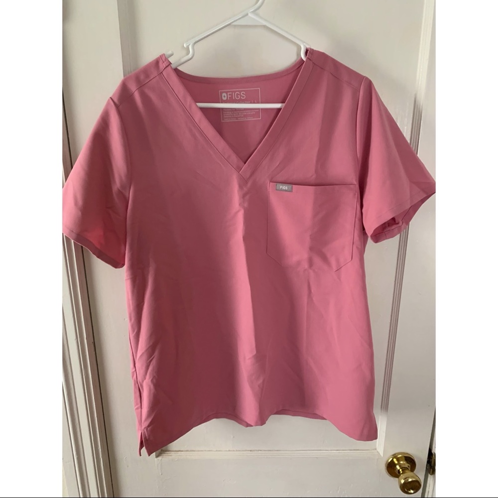 Figs Catarina one pocket scrub top. Chalk pink